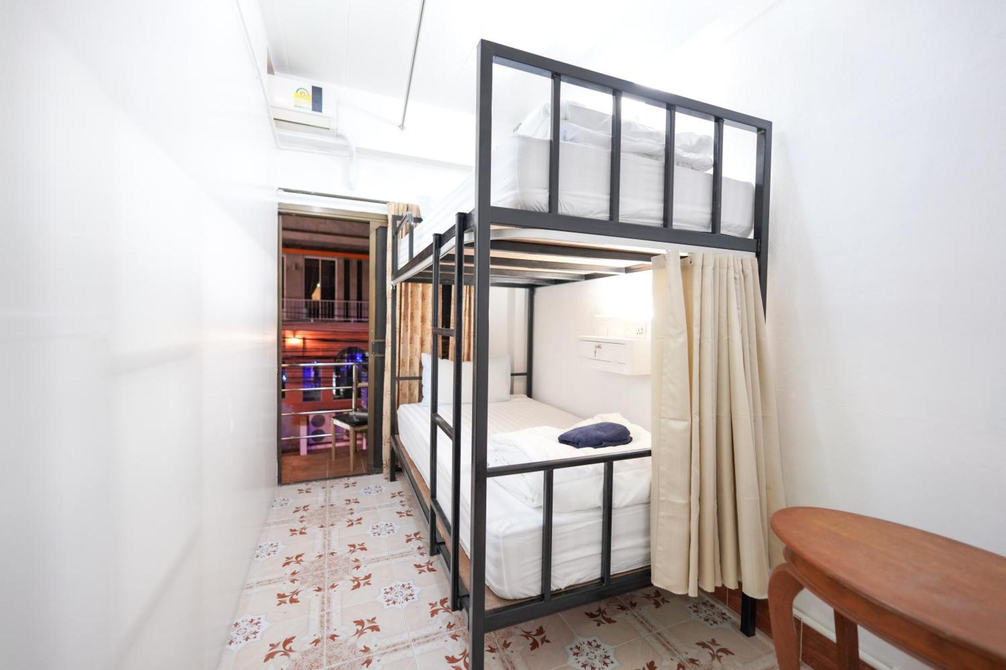 Hostel Baan Kamala Backpacker Zewnętrze zdjęcie