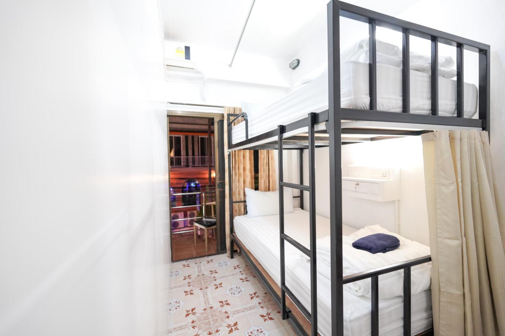 Hostel Baan Kamala Backpacker Zewnętrze zdjęcie